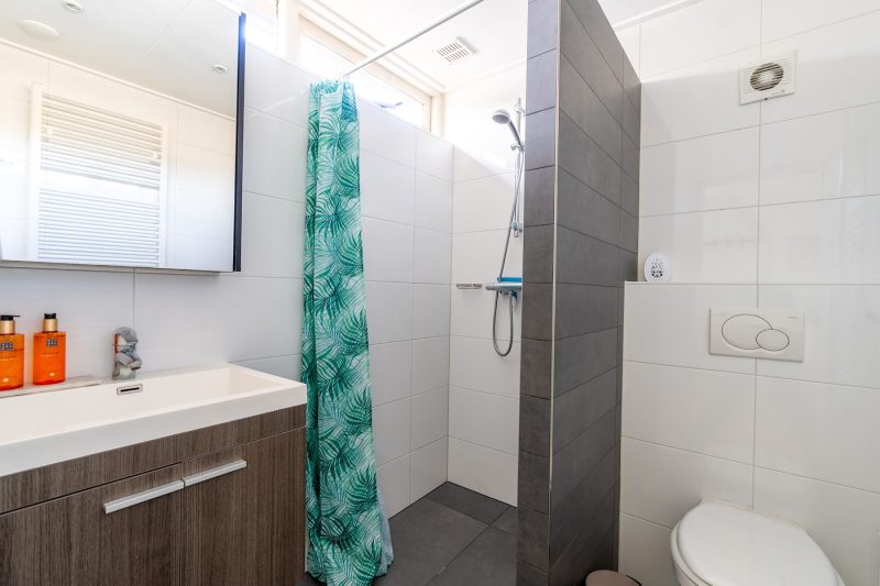 11 De Parel 164 Texel - Badkamer