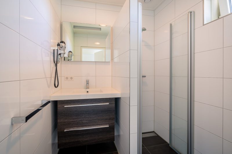 10 Hoogelandt 90a Texel - Badkamer