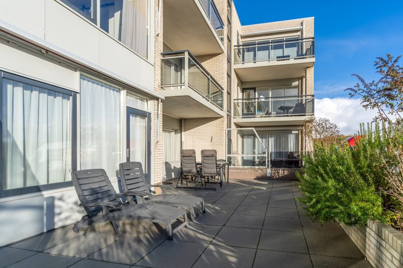 10 Juliana 72 Texel - Terras (2)