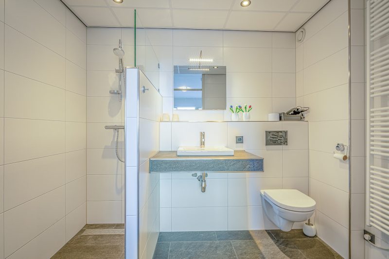 9 Juliana 78 Texel - Badkamer-2