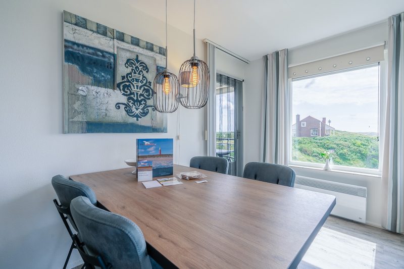 5 Juliana 100 Texel - Eettafel