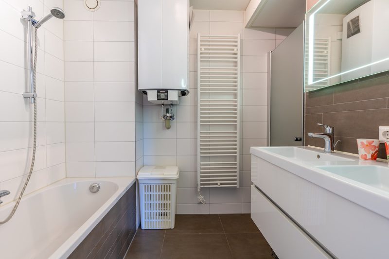 10 Juliana 120 Texel - Badkamer (2)