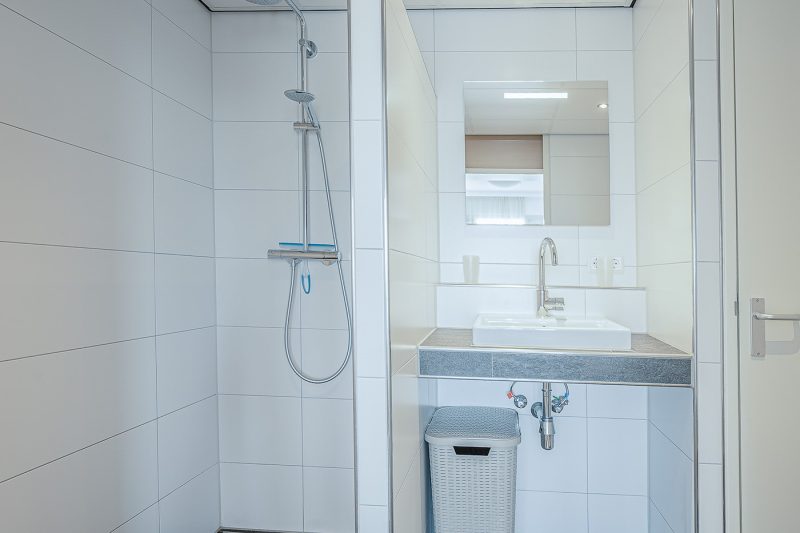 9 Juliana 128 Texel - Badkamer-2