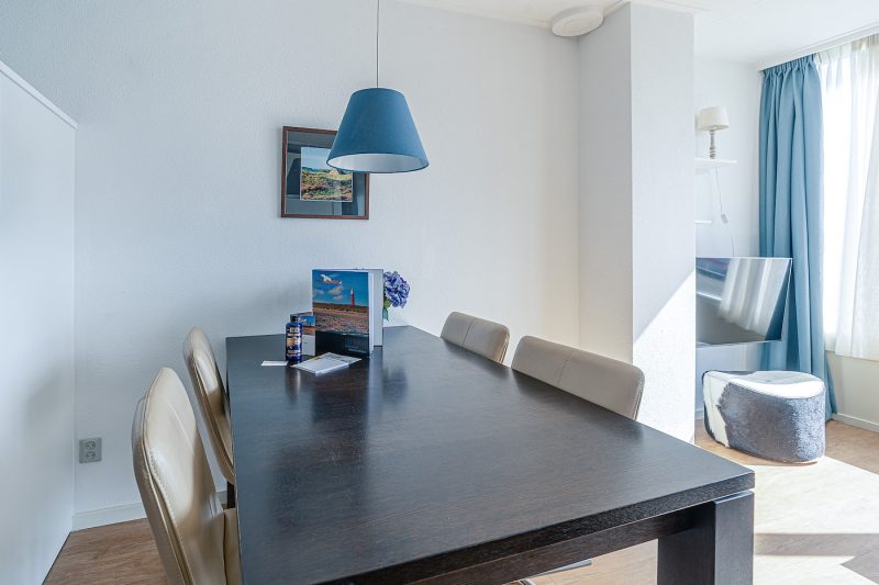 5 Juliana 128 Texel - Eettafel-2