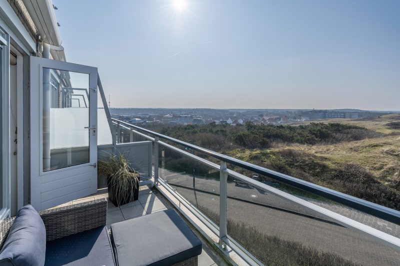 11 Juliana 140 Texel - balkon (2)