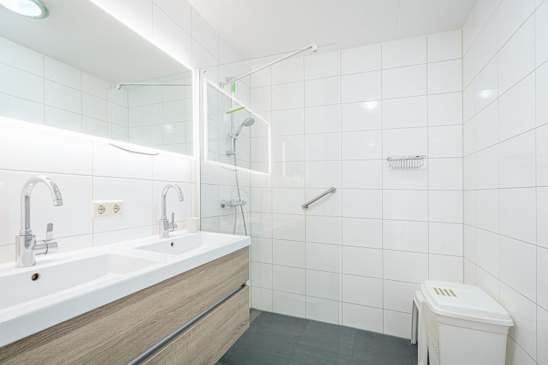 9 Juliana 154 Texel - Badkamer