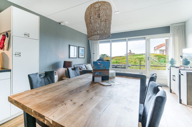 5 Juliana 42 Texel - eettafel