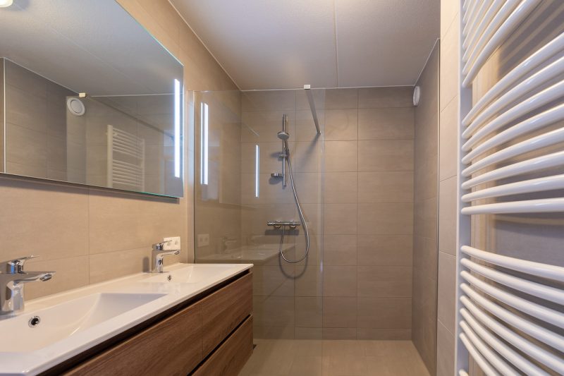 9 juliana 46 Texel - Badkamer