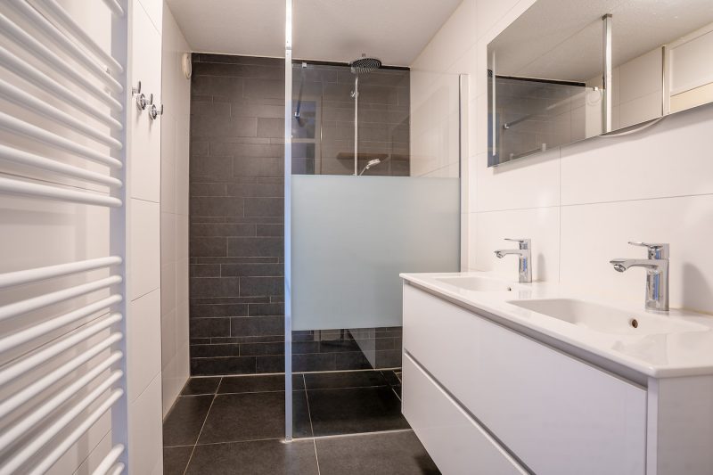 9 juliana 48 Texel - Badkamer