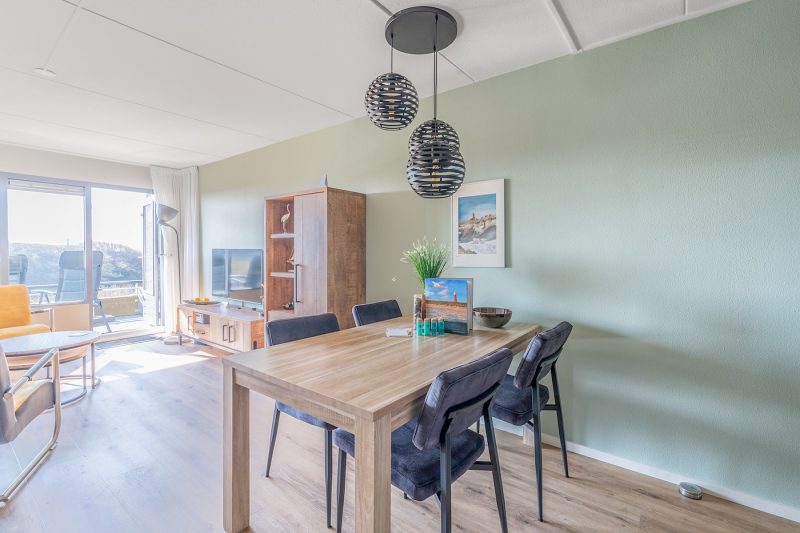 5 juliana 50 Texel - eettafel