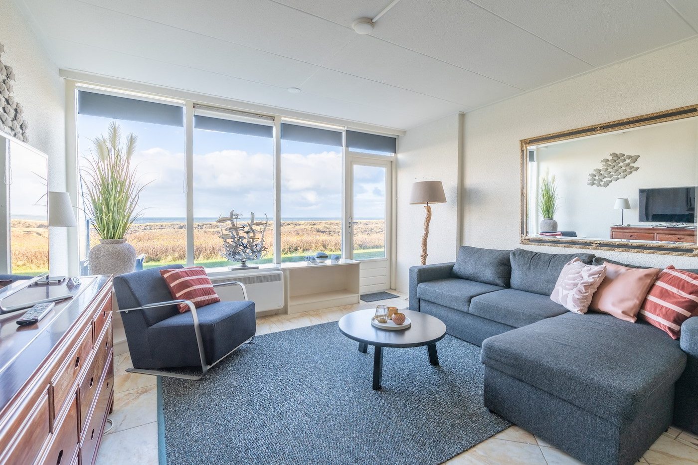 1 Juliana 64 Texel - Woonkamer (1)