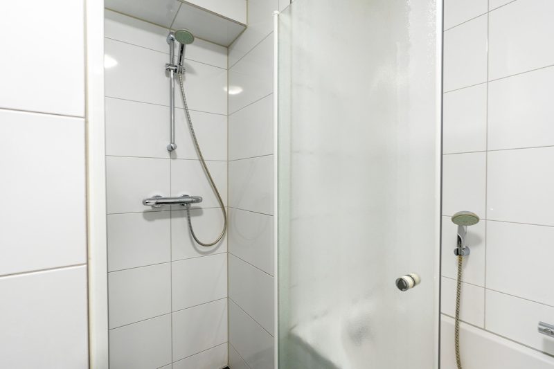 10 Juliana 90 Texel - Badkamer (2)