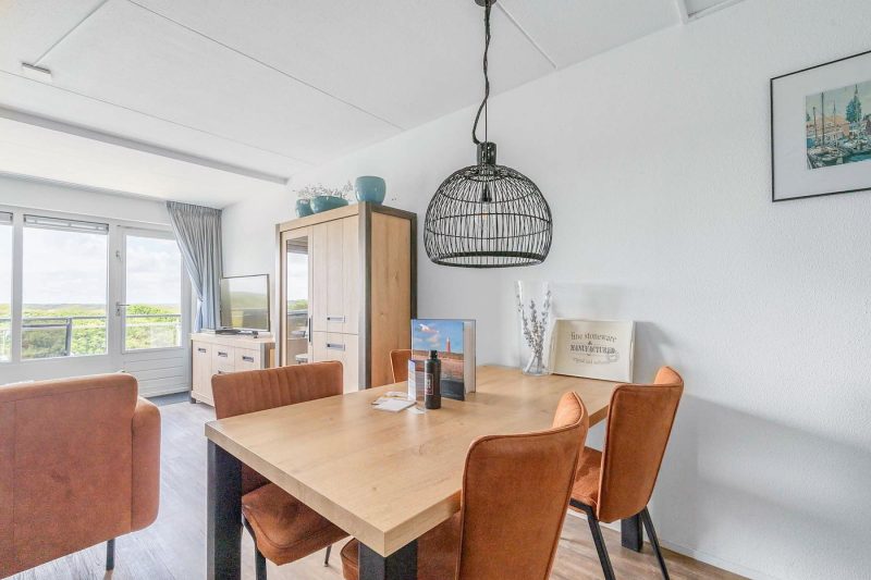 5 Juliana 96 Texel - eettafel