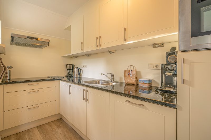 7 Kamperfoelie 27 Texel - Keuken