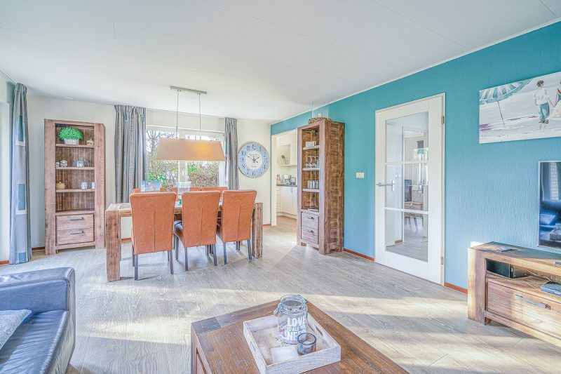 4 Kamperfoelie 31 Texel - Woonkamer (4)