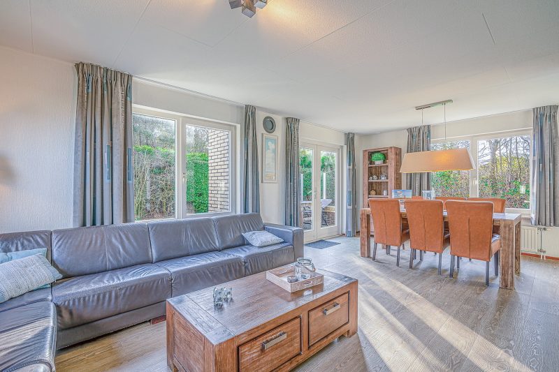 4 Kamperfoelie 31 Texel - Woonkamer (1)