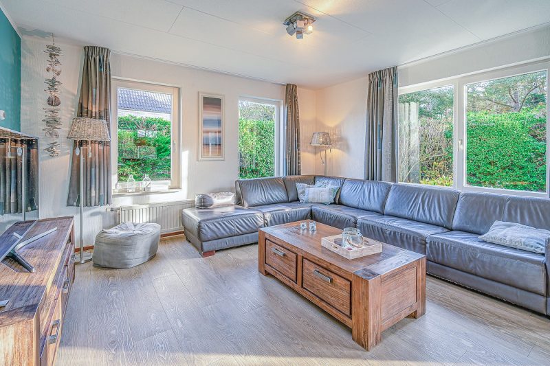 3 Kamperfoelie 31 Texel - Woonkamer (2)