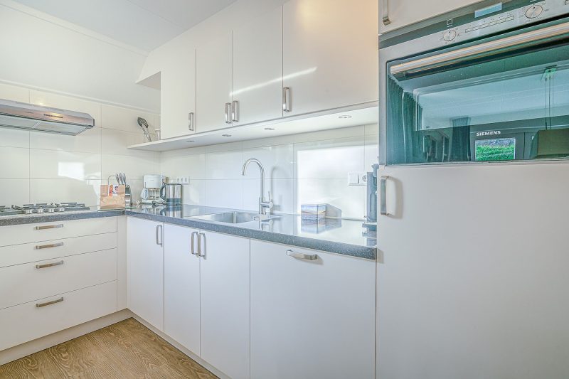 6 Kamperfoelie 31 Texel - Keuken
