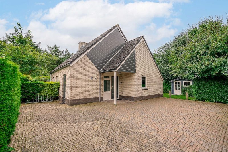 1 Kamperfoelie 31 Texel - Tuin (3)