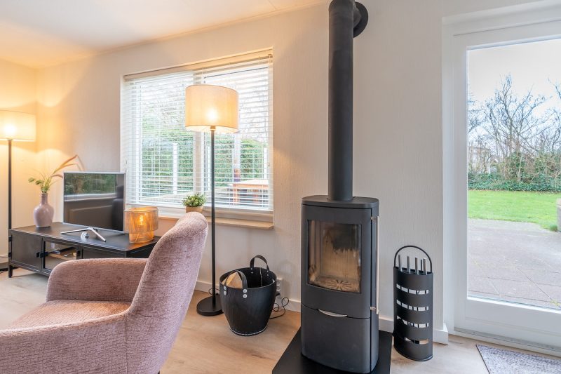 6 Kamperfoelie 33 Texel - openhaard