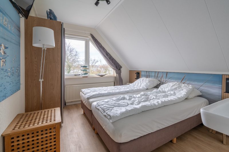 11 Kamperfoelie 33 Texel - Slaapkamer 2 (2)
