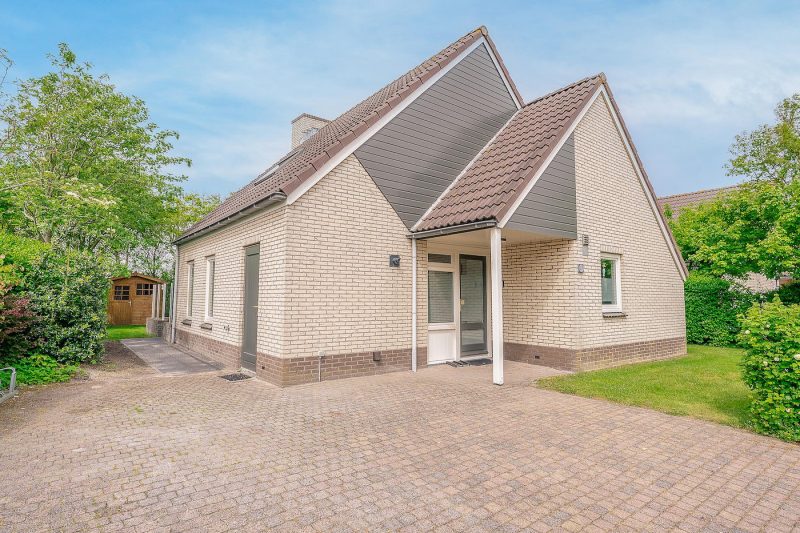 12 Kamperfoelie 37 Texel - Tuin (2)-2