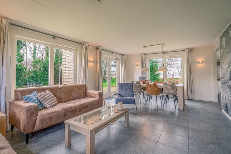 4 Kamperfoelie 45 Texel - woonkamer (4)