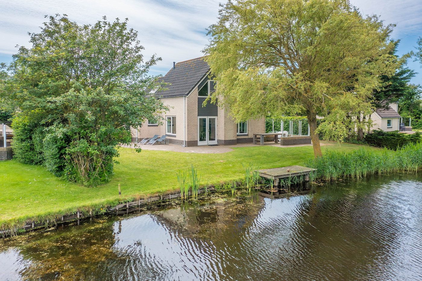 1 Kamperfoelie 47 Texel - tuin (1)