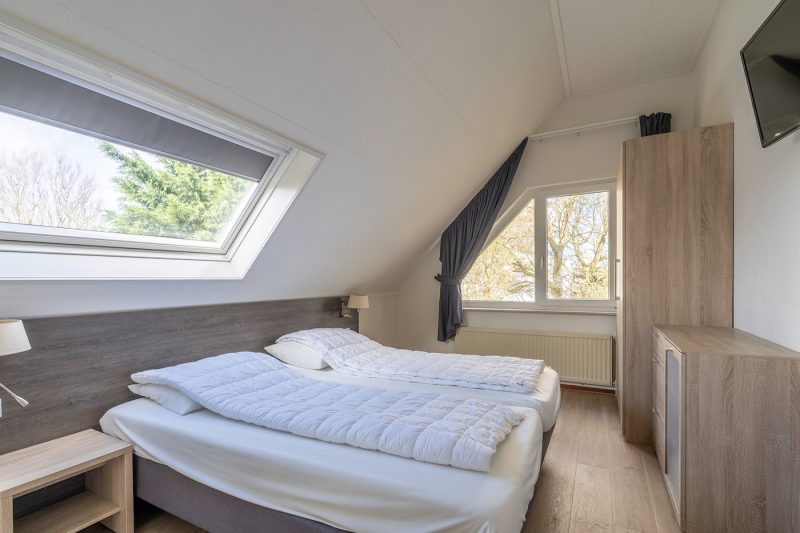 10 Kamperfoelie 47 Texel - Slaapkamer (4)