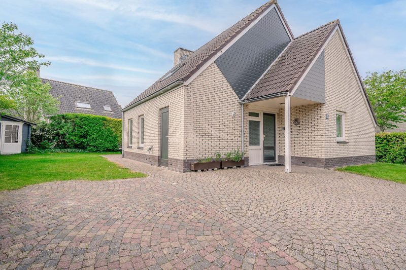 13 Kamperfoelie 49 Texel - Tuin (2)