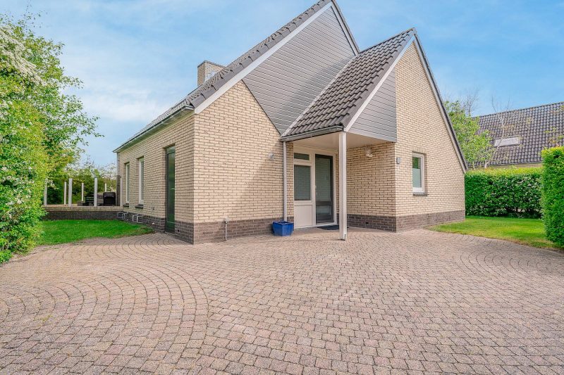 16 Kamperfoelie 51 Texel - Tuin (2)-2