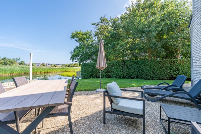 Kamperfoelie 55