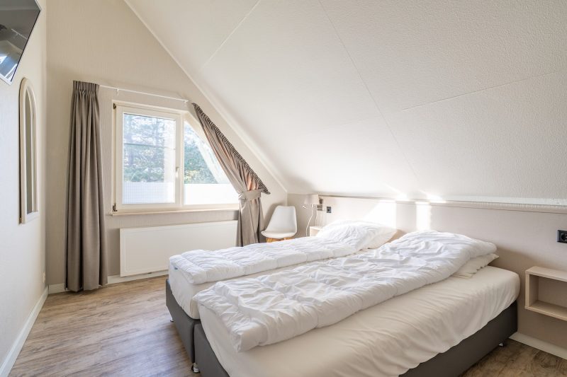 Kamperfoelie 57