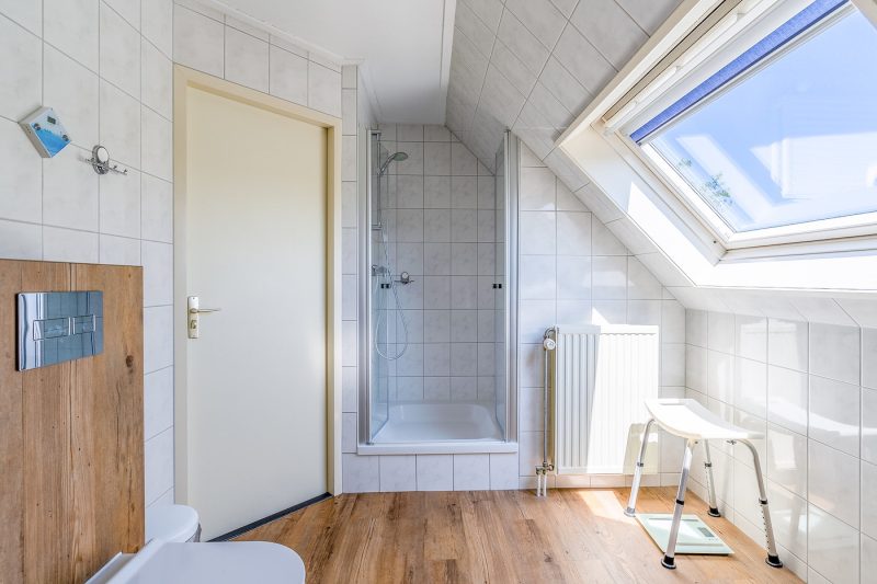 11 Kamperfoelie 59 Texel - Badkamer (2)-2
