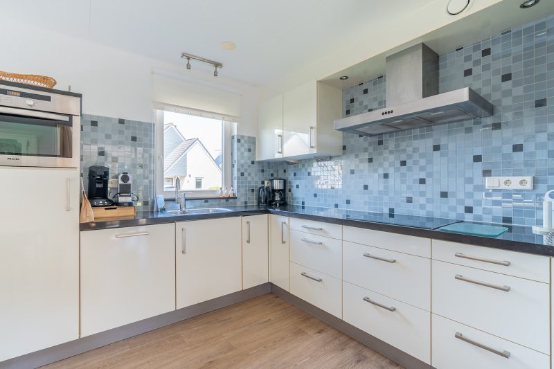 8 Kamperfoelie 61 Texel -Keuken