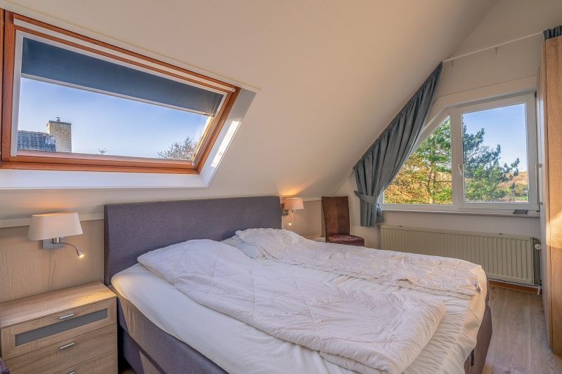 9 Kamperfoelie 63 Texel - Slaapkamer (2)