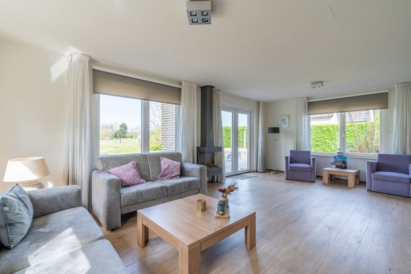 5 Kamperfoelie 63 Texel - woonkamer (4)