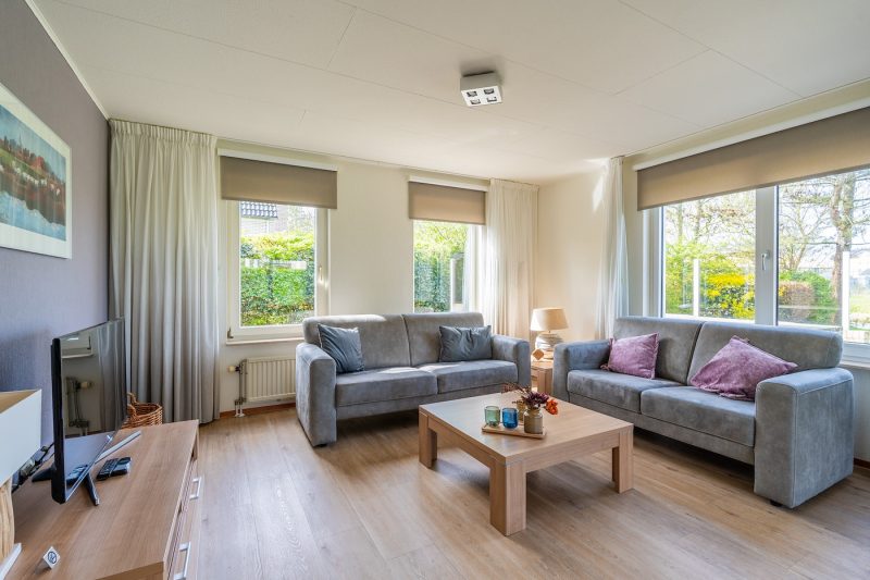 2 Kamperfoelie 63 Texel - woonkamer (1)