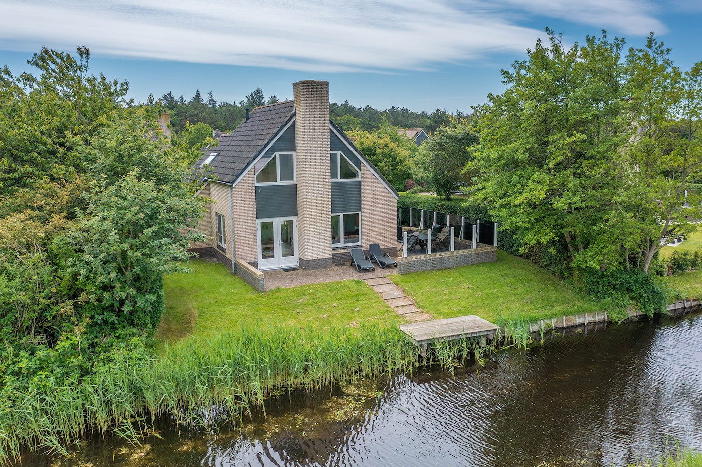 1 Kamperfoelie 69 Texel - vooraanzicht