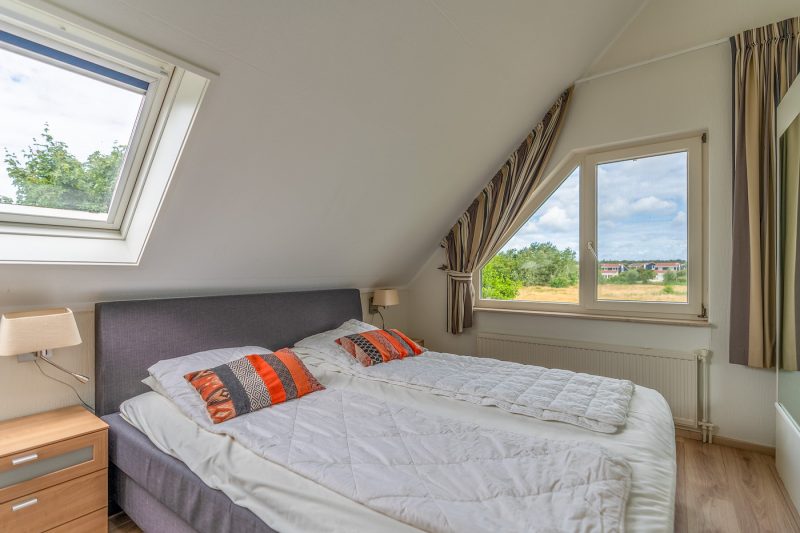 8 Kamperfoelie 69 Texel - Slaapkamer 1 (2)