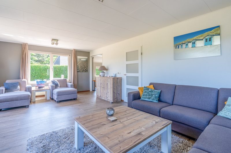 3 Kamperfoelie 71 Texel - Woonkamer (2)