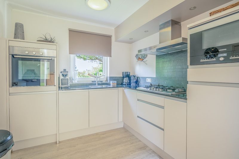 8 Kamperfoelie 83 Texel - keuken