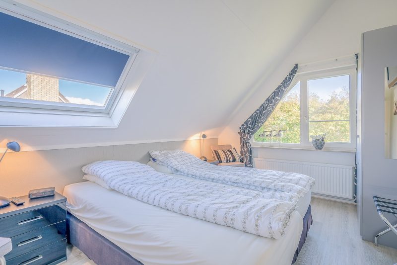 11 Kamperfoelie 83 Texel - slaapkamer (3)