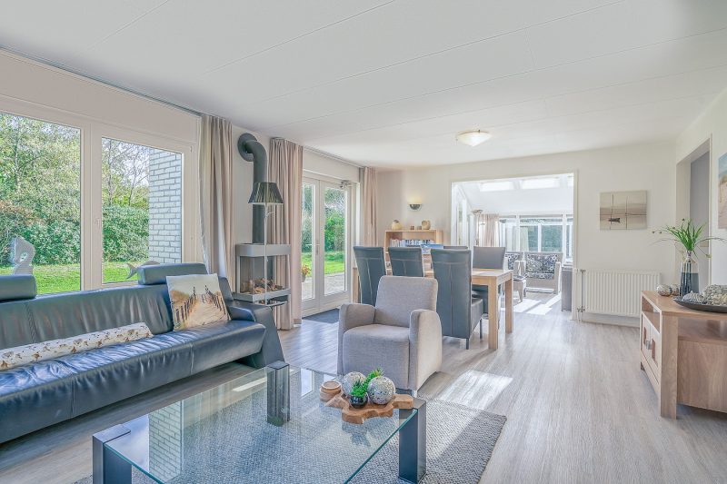 5 Kamperfoelie 83 Texel - woonkamer (5)