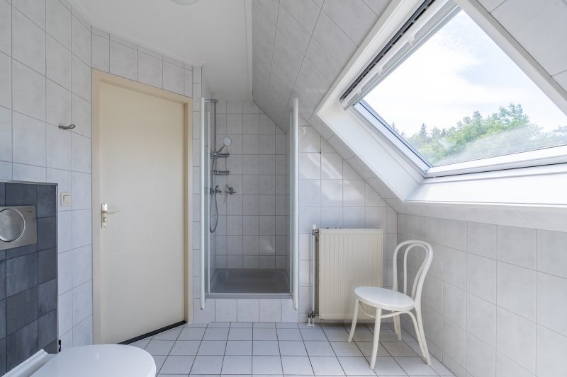 11 Kamperfoelie 85 Texel - badkamer (2)