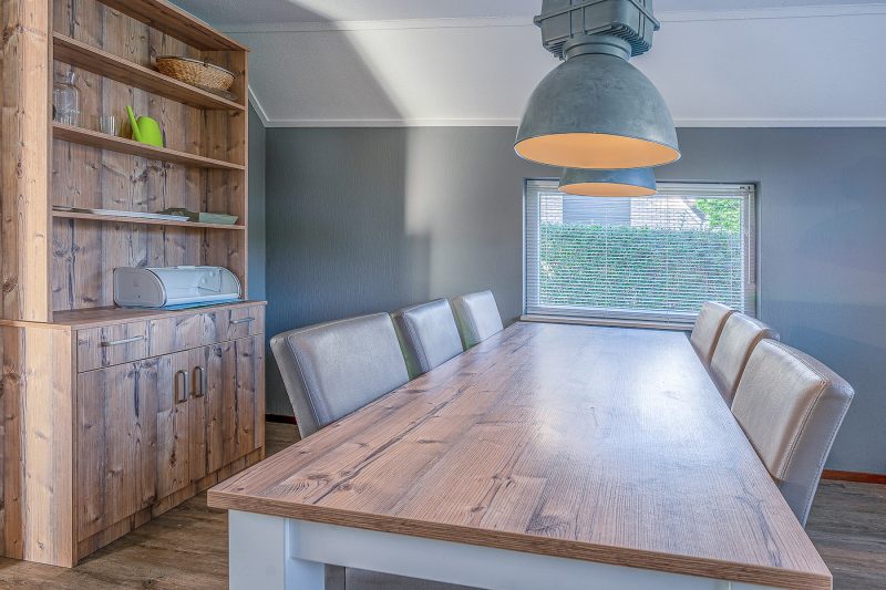 6 Kamperfoelie 87 Texel - eettafel-2