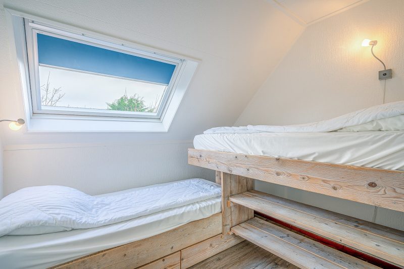 10 Kamperfoelie 87 Texel - slaapkamer (3)-2