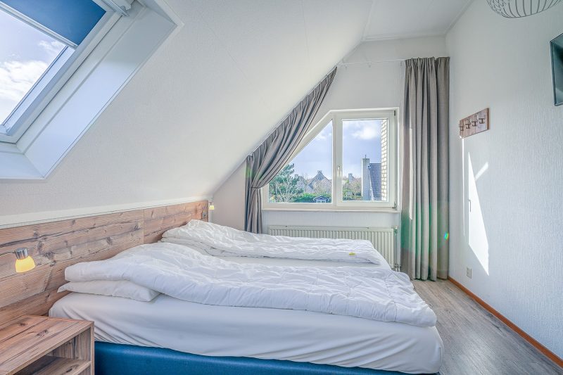 8 Kamperfoelie 87 Texel - slaapkamer (1)-2