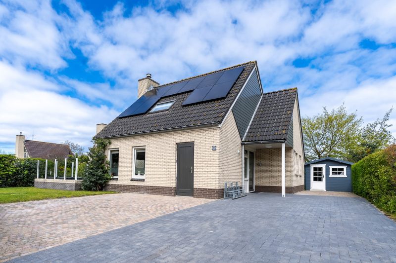 15 Kamperfoelie 87 Texel - tuin (1)-2