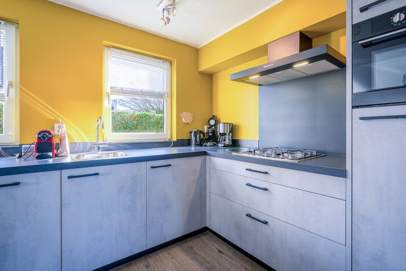 7 Kamperfoelie 87 Texel - keuken-2